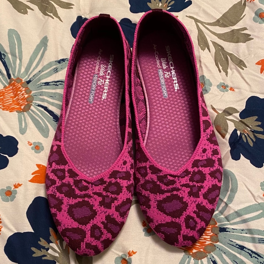 Skechers Clawsome Women's Flat (Like New)